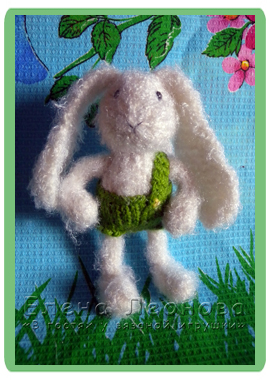 вязаный заяц